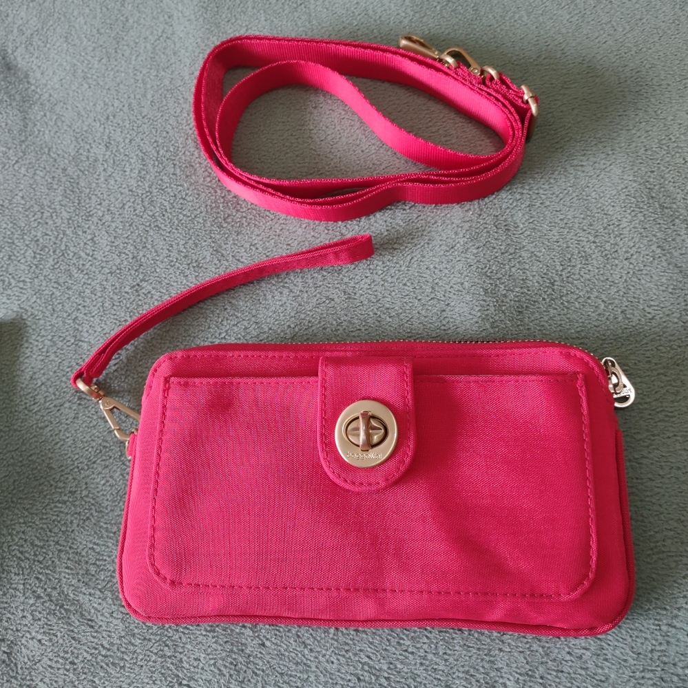 Baggallini crossbody/wristlet canvas wallet